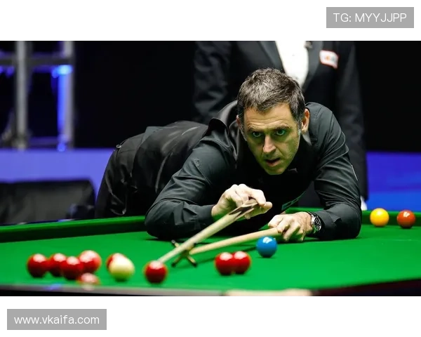 世界级足球明星裁判的崛起与挑战：从绿茵场到裁判席的传奇之路